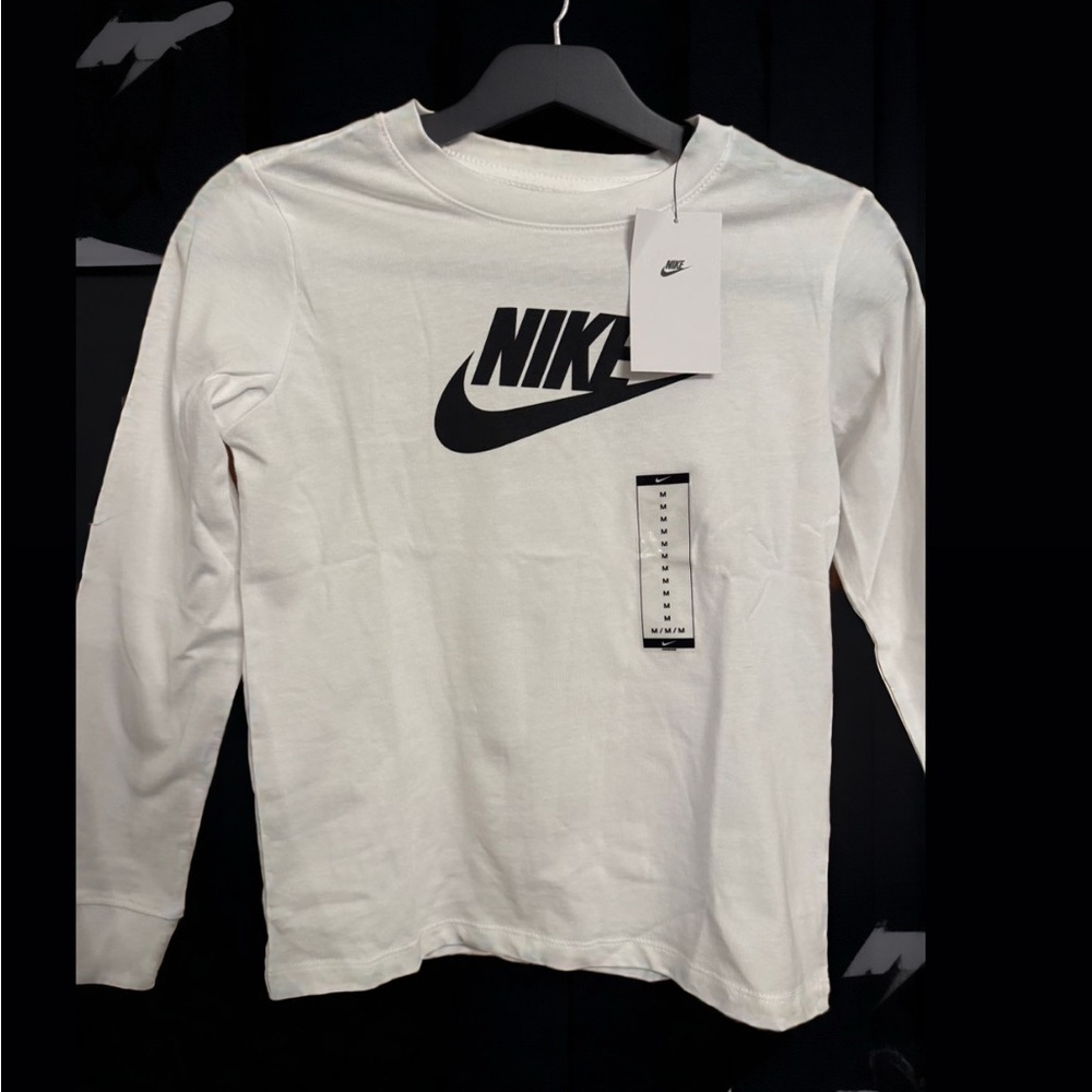 Girls Nike long sleeve T-shirt